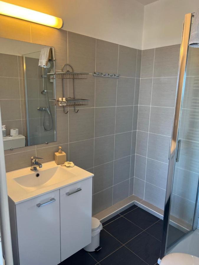 My Resid Appart Cannes Marina Vue Mer Манделю-ла-Напул Екстериор снимка