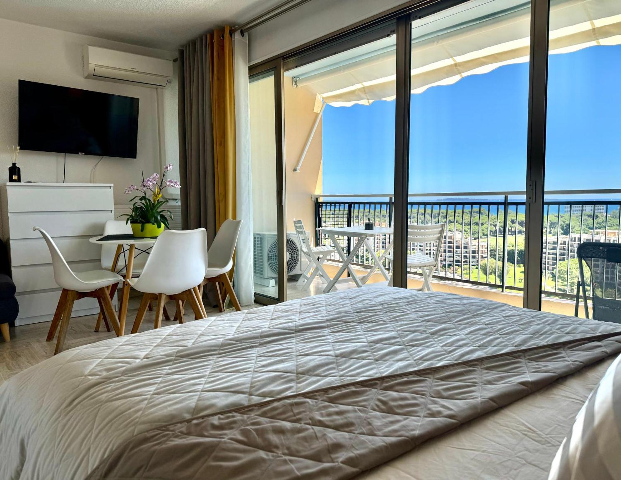 My Resid Appart Cannes Marina Vue Mer Манделю-ла-Напул Екстериор снимка